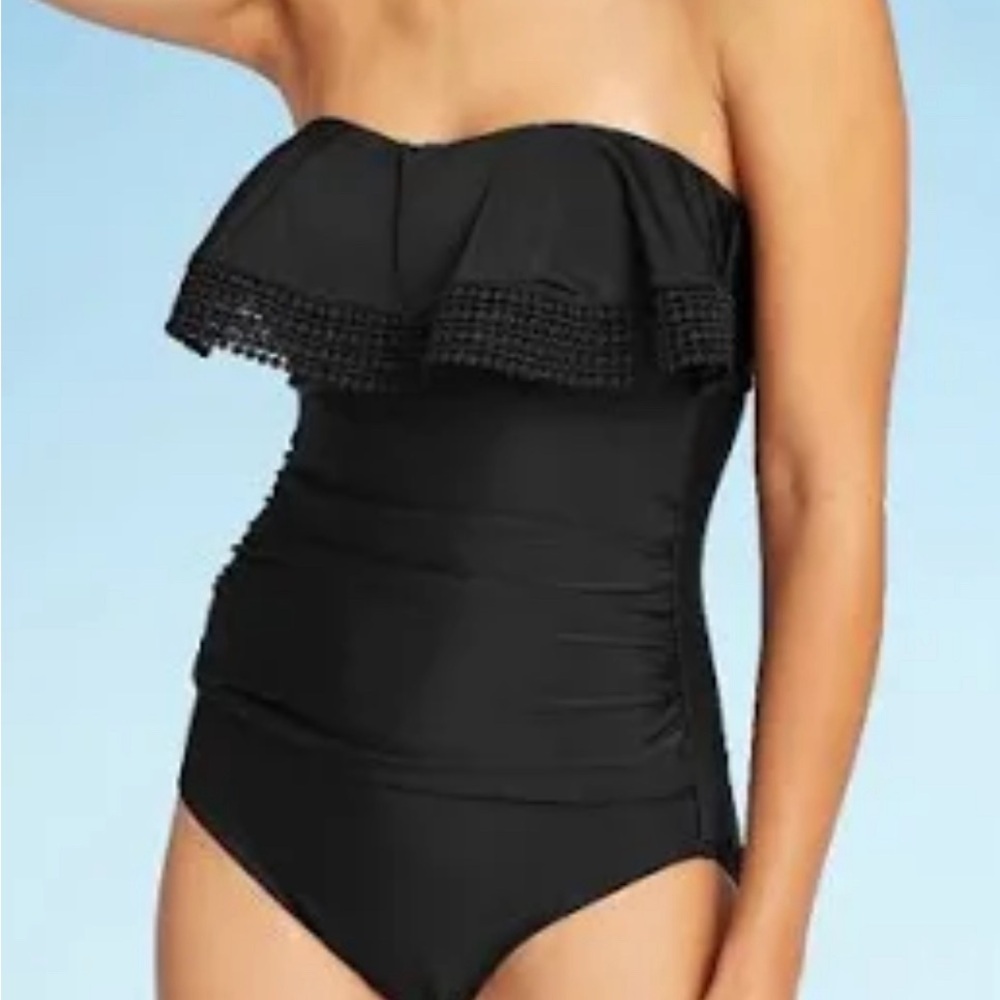 High Coverage w/ pretty crochet trim, strapless, missing straps. NEVER WORN! - Picture 4 of 4